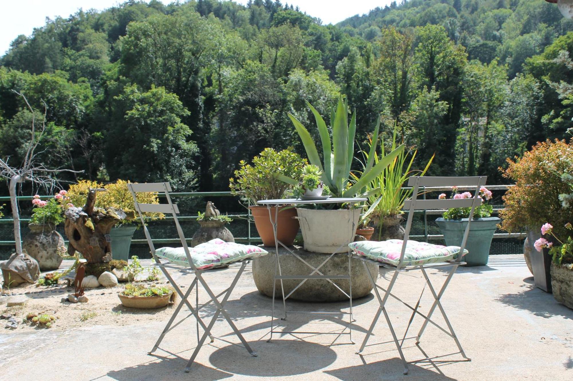 Studio Malou, Cuisine, Salle D'Eau, Terrasse Amenagee Olliergues Eksteriør billede